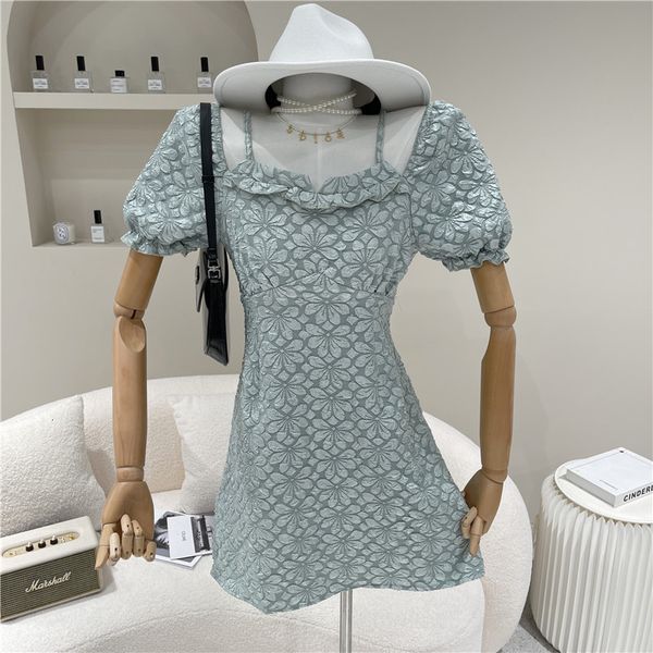 female summer 2021 niche retro fashion design off the shoulder short dress floral bubble sleeve, Black;gray
female summer 2021 niche retro fashion design off the shoulder short dress floral bubble sleeve, Black;gray