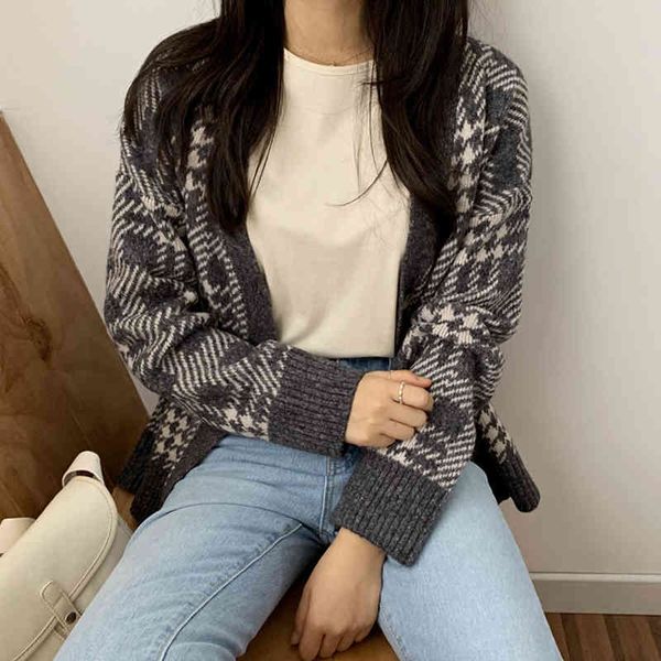 autumn winter solid v-neck knitted buttons cardiagans ladies knitwears korean style plaid women's sweaters 210513, White
autumn winter solid v-neck knitted buttons cardiagans ladies knitwears korean style plaid women's sweaters 210513, White