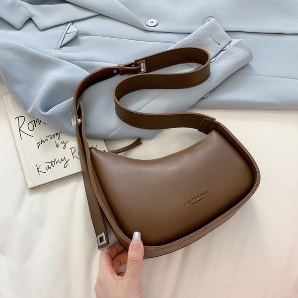 evening bags casual pu leather shoulder crossbody bag for women 2021 fashion zipper luxury designer messenger baguette handbags
evening bags casual pu leather shoulder crossbody bag for women 2021 fashion zipper luxury designer messenger baguette handbags