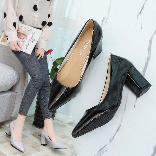 dress shoes vogue temperament women's high heels nightclub pointed wild shallow patent leather work, Black
dress shoes vogue temperament women's high heels nightclub pointed wild shallow patent leather work, Black