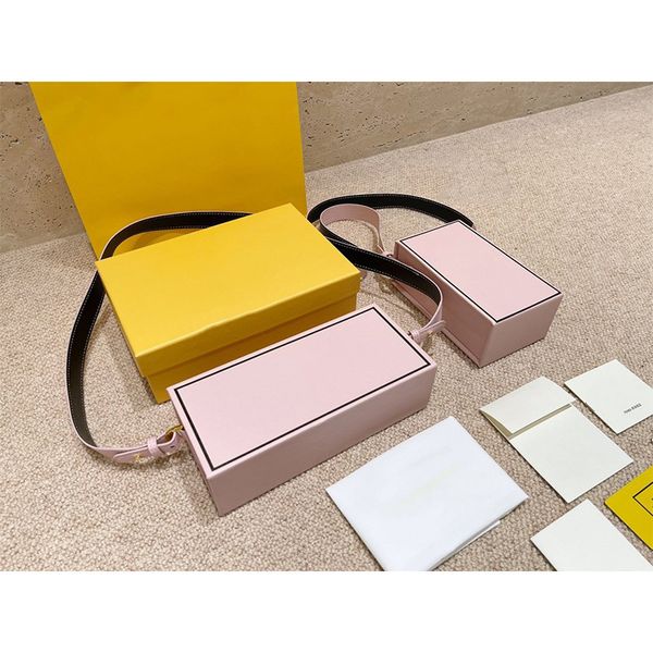 letter printing solid color small messenger bag fen simple atmosphere daily leisure valentine's day luxuryss designerss yw
letter printing solid color small messenger bag fen simple atmosphere daily leisure valentine's day luxuryss designerss yw