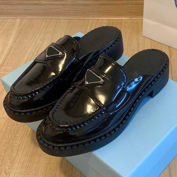 womens slippers designer mules spring fashion flat loafers upper with leather saddle strap metal triangle black white size 35-40
womens slippers designer mules spring fashion flat loafers upper with leather saddle strap metal triangle black white size 35-40
