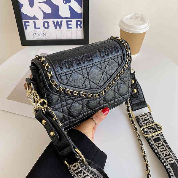 2022 latest luggage factory wholesale lingge embroidered thread bag female summer new small square three-layer underarm single shoulder mess, Black;red
2022 latest luggage factory wholesale lingge embroidered thread bag female summer new small square three-layer underarm single shoulder mess, Black;red