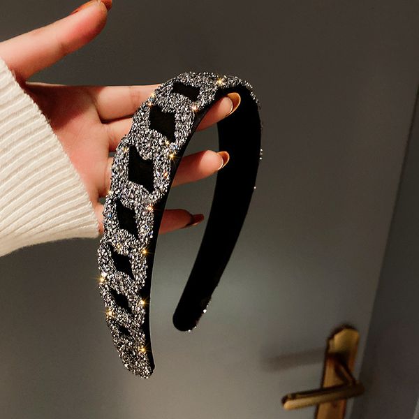 geometric inlaid diamond hairband exaggerated design simple temperament hair style personality net red cloth headdress girl, Golden;silver
geometric inlaid diamond hairband exaggerated design simple temperament hair style personality net red cloth headdress girl, Golden;silver