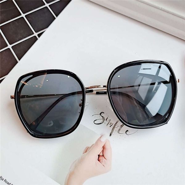 fashionable sun frames women's korean version of the sunglasses retro vintage round face thin sunshade driving sun glasses eyeglasses u, Black
fashionable sun frames women's korean version of the sunglasses retro vintage round face thin sunshade driving sun glasses eyeglasses u, Black