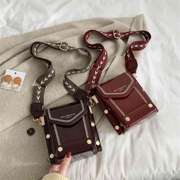 lacquer bright face women 2020 new korean versatile messenger popular broadband fashion one shoulder small square bag
lacquer bright face women 2020 new korean versatile messenger popular broadband fashion one shoulder small square bag