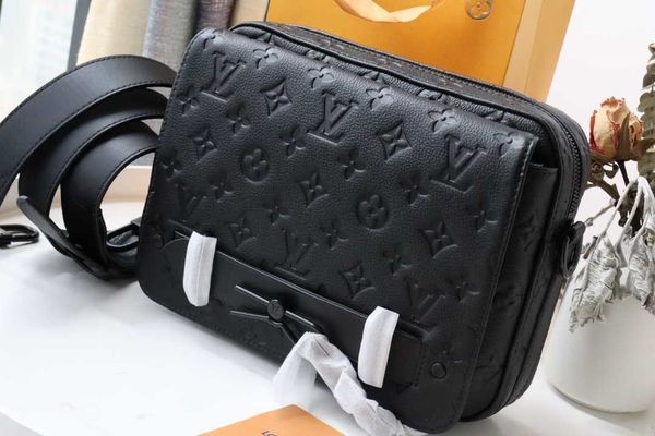 wallets steamer 3d relief luxurys designers crossbody messenger bags handbags purse men women vutton shoulder
wallets steamer 3d relief luxurys designers crossbody messenger bags handbags purse men women vutton shoulder