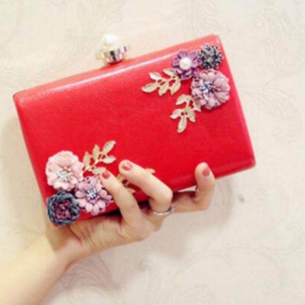 day clutches appliques pu chain handbag shoulder bags 2021 fashion women evening tote for
day clutches appliques pu chain handbag shoulder bags 2021 fashion women evening tote for