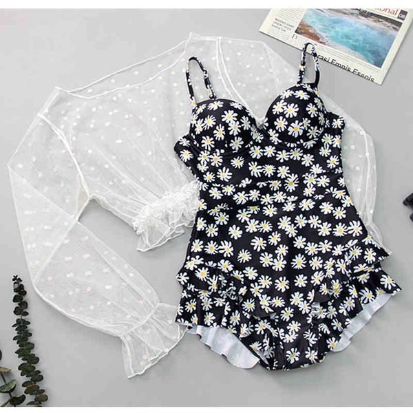 swimwear one-piece triangle swimsuit female daisy cover up women v neck black bikini swimwear padded bathing suit, White;black
swimwear one-piece triangle swimsuit female daisy cover up women v neck black bikini swimwear padded bathing suit, White;black