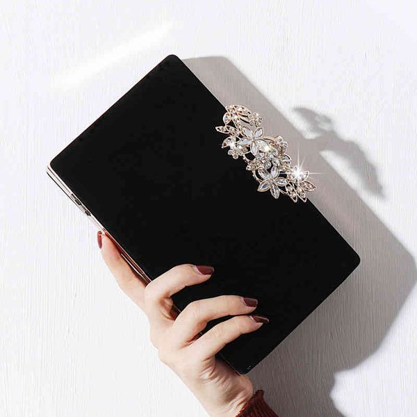 fashion dinner bag inlaid with diamond and rattan flowers alloy banquet flocking hand versatile dress one shoulder backpack
fashion dinner bag inlaid with diamond and rattan flowers alloy banquet flocking hand versatile dress one shoulder backpack