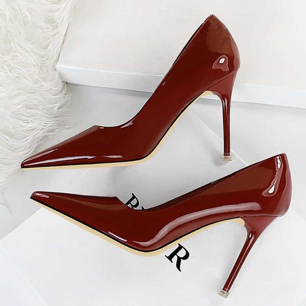 famous brand 2022 women 10cm high heels pumps lady wedding bridal burgundy party prom valentine fetish scarpins plus size 43 shoes designer, Black
famous brand 2022 women 10cm high heels pumps lady wedding bridal burgundy party prom valentine fetish scarpins plus size 43 shoes designer, Black