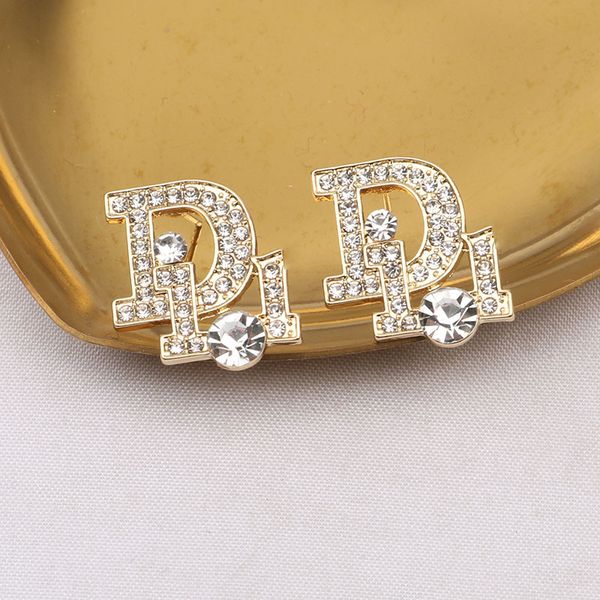 classic stud 18k gold plated 925 silver luxury brand designers letters geometric fashion women round crystal rhinestone pearl earring bride, Golden;silver
classic stud 18k gold plated 925 silver luxury brand designers letters geometric fashion women round crystal rhinestone pearl earring bride, Golden;silver