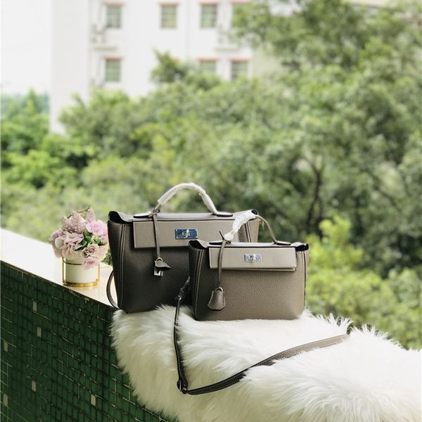 design purse new 24 / 24 cowhide women's bag litchi calf one shoulder hand leisure capacity catfish
design purse new 24 / 24 cowhide women's bag litchi calf one shoulder hand leisure capacity catfish
