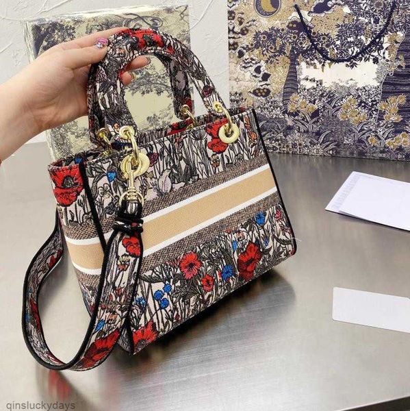luxury d handbags women medium lite bag letter embroidered shoulder strap tote handle gold-finish metal fashion designer lady zipper pocket
luxury d handbags women medium lite bag letter embroidered shoulder strap tote handle gold-finish metal fashion designer lady zipper pocket