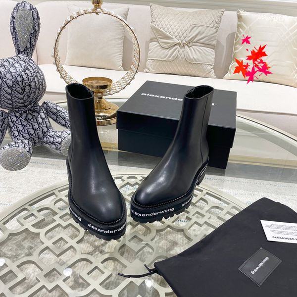 2022 leather boots ladies short ankle cowskin boot autumn winter chunky heel martin booties fashion camfortable shoes with box size 35-40 -h, Black
2022 leather boots ladies short ankle cowskin boot autumn winter chunky heel martin booties fashion camfortable shoes with box size 35-40 -h, Black