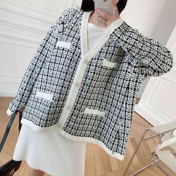 20 autumn new women's simple wind nail bead knitted cardigan loose large black and white check coat korean version, White;black
20 autumn new women's simple wind nail bead knitted cardigan loose large black and white check coat korean version, White;black