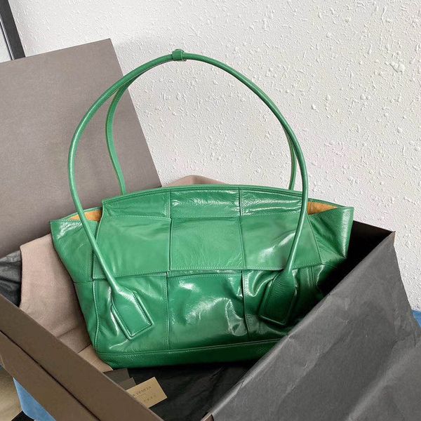 luxury handbags net red new women's leather braided catfish fold oil wax skin wing one shoulder portable slant span bag
luxury handbags net red new women's leather braided catfish fold oil wax skin wing one shoulder portable slant span bag