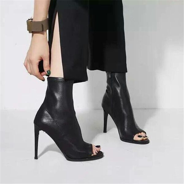 dress shoes spring/autumn gladiator mouth women pumps zipper fashion black peep toe cover heel 12cm size 35-40
dress shoes spring/autumn gladiator mouth women pumps zipper fashion black peep toe cover heel 12cm size 35-40
