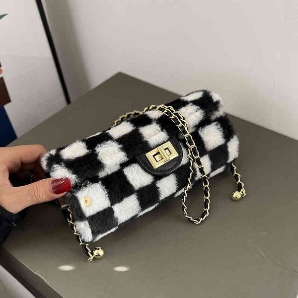 small bag female 2021 fashion plush lattice chain single shoulder messenger foreign style cylinder, Black;red
small bag female 2021 fashion plush lattice chain single shoulder messenger foreign style cylinder, Black;red