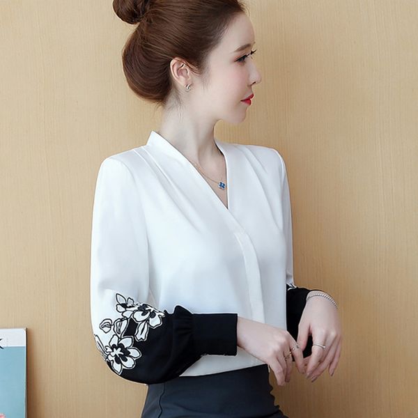 korean women blouses white shirt for long sleeve s woman v-neck blouse plus size embroidery floral 210427
korean women blouses white shirt for long sleeve s woman v-neck blouse plus size embroidery floral 210427