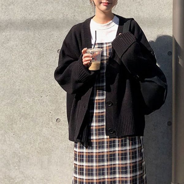 korean style fashion loose casual solid color long-sleeved v-neck single-breasted cardigan sweater coat female, White;black
korean style fashion loose casual solid color long-sleeved v-neck single-breasted cardigan sweater coat female, White;black