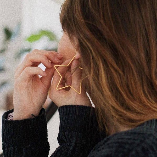 hoop & huggie 2021 selling simple stylish star women drop earrings shiny exquisite versatile female fashion jewelry, Golden;silver
hoop & huggie 2021 selling simple stylish star women drop earrings shiny exquisite versatile female fashion jewelry, Golden;silver