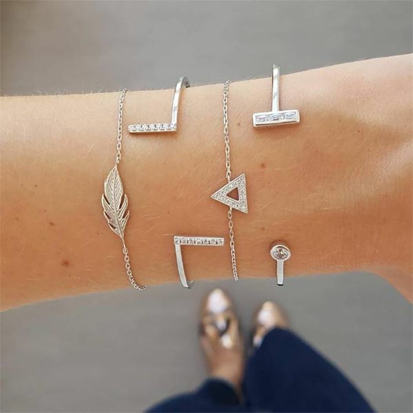 charm bracelets women's fashion suit bracelet inverted diamond feather open bangle simple couple four-piec, Golden;silver
charm bracelets women's fashion suit bracelet inverted diamond feather open bangle simple couple four-piec, Golden;silver