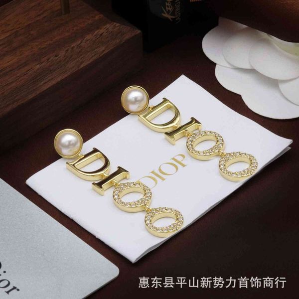 luxury designer fashion , earrings d's jewelry classic gold dijia's temperament, advanced sense, star's same 925 silver needl, Red;brown
luxury designer fashion , earrings d's jewelry classic gold dijia's temperament, advanced sense, star's same 925 silver needl, Red;brown