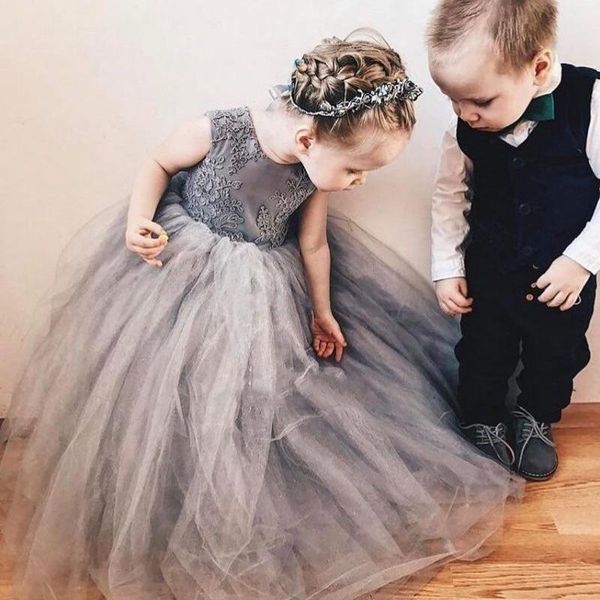 party dresses grey vintage flower girl appliques ball gown big bow back floor length kids wear vestido primera comunion, White;black
party dresses grey vintage flower girl appliques ball gown big bow back floor length kids wear vestido primera comunion, White;black