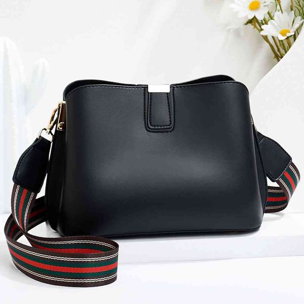 women's bag 2021 korean women's single shoulder messenger bag small chaowang red texture soft leather fashionable, Black;red
women's bag 2021 korean women's single shoulder messenger bag small chaowang red texture soft leather fashionable, Black;red