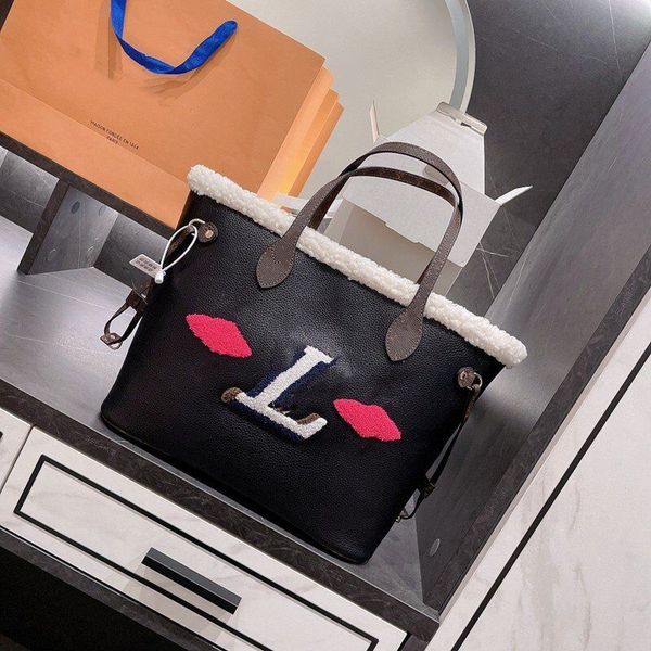 designer bags 2021 autumn winter teddy totes plush shopping bag large capacity package wool shoulder-bags print lovely letter fur handbags
designer bags 2021 autumn winter teddy totes plush shopping bag large capacity package wool shoulder-bags print lovely letter fur handbags