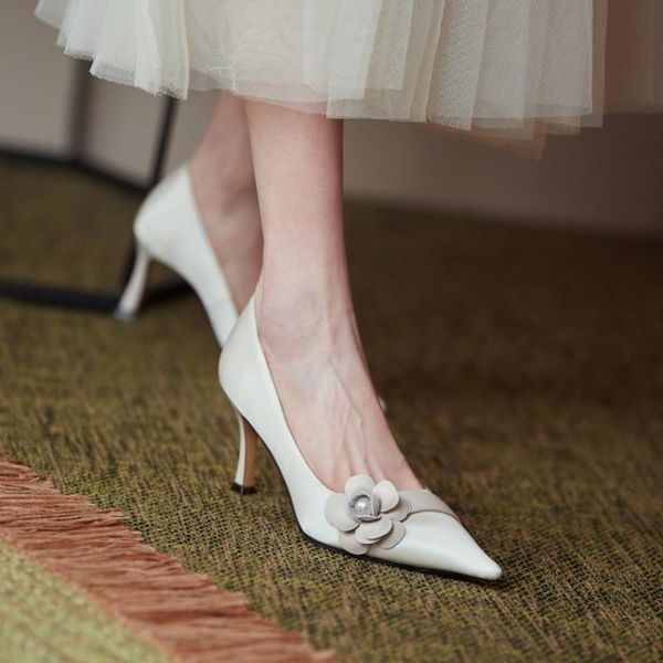dress shoes handmade satin silk party wedding bride women thin heels stiletto pointed toe brand flower pumps 40, Black
dress shoes handmade satin silk party wedding bride women thin heels stiletto pointed toe brand flower pumps 40, Black