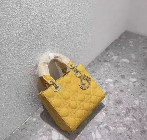 luxury herme handbags and storage d's 2021 new fashion patent leather princess three grid four ling mini handbag single
luxury herme handbags and storage d's 2021 new fashion patent leather princess three grid four ling mini handbag single