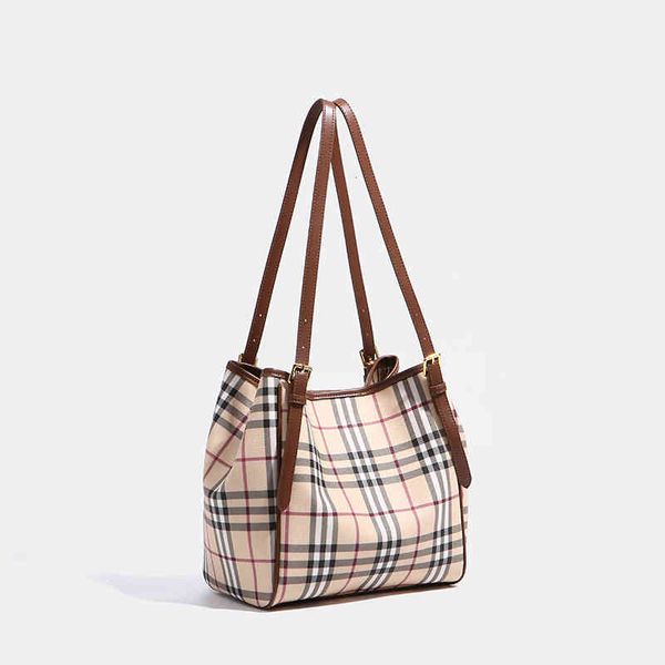 handbag b lattice tote bag 2021 fashion women's large capacity shoulder trend portable commuter bucket, Black;red
handbag b lattice tote bag 2021 fashion women's large capacity shoulder trend portable commuter bucket, Black;red