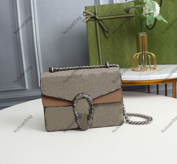 luxurys designers bags sliding chain to create a variety of back method, can be one shoulder, hand or cross - slung between the transfer.
luxurys designers bags sliding chain to create a variety of back method, can be one shoulder, hand or cross - slung between the transfer.