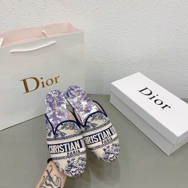 slippers sandals slippers new spring and summer letter for women to wear embroidery baotou printing jelly color versatile muller shoes sanda, Black
slippers sandals slippers new spring and summer letter for women to wear embroidery baotou printing jelly color versatile muller shoes sanda, Black