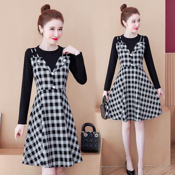 vestidos plus size dress women plaid ladies dresses button korean stitching elegant vestido de mulher vetement femme 2021 casual, Black;gray
vestidos plus size dress women plaid ladies dresses button korean stitching elegant vestido de mulher vetement femme 2021 casual, Black;gray