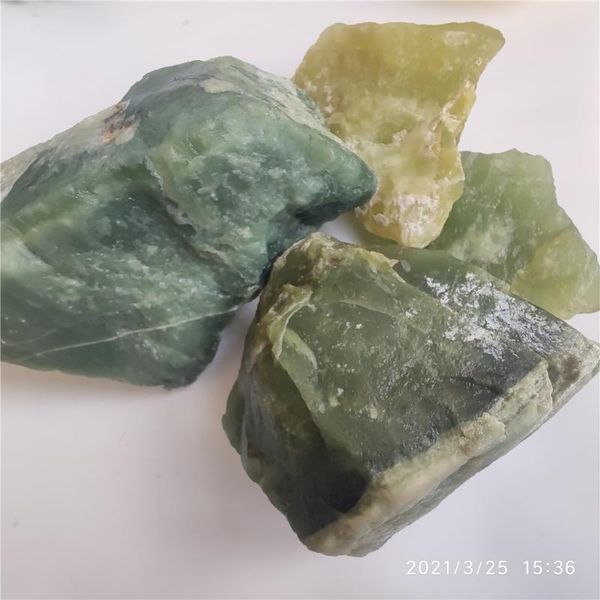 chunk natural green xiuyan jade rough stone one of china's four famous carving material, fish tank aquarium decoration decorative objec
chunk natural green xiuyan jade rough stone one of china's four famous carving material, fish tank aquarium decoration decorative objec