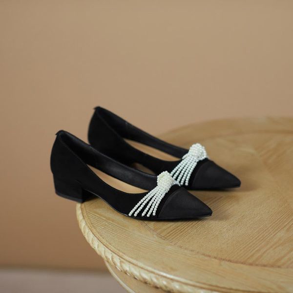 sandals 2021 spring and autumn style joker temperament small fragrant wind black pointed head low heel flat shallow mouth single shoe fe
sandals 2021 spring and autumn style joker temperament small fragrant wind black pointed head low heel flat shallow mouth single shoe fe
