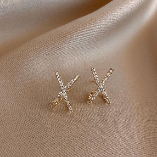 stud korean fashion jewelry, exquisite copper inlaid zircon simple cross earrings, elegant women's everyday wild earrings, Golden;silver
stud korean fashion jewelry, exquisite copper inlaid zircon simple cross earrings, elegant women's everyday wild earrings, Golden;silver
