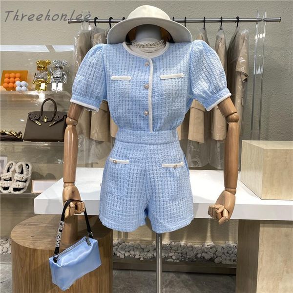 women's tracksuits 2021 summer fashion temperament women two piece sets bubble sleeve plaid solid and high waist wide-leg shorts female, Gray
women's tracksuits 2021 summer fashion temperament women two piece sets bubble sleeve plaid solid and high waist wide-leg shorts female, Gray