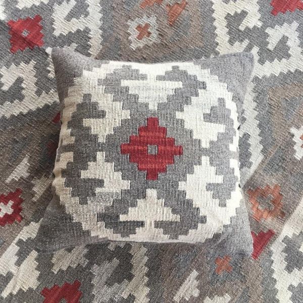 cushion/decorative pillow kilim kilrim manual embrace case classic gray a living room bedroom
cushion/decorative pillow kilim kilrim manual embrace case classic gray a living room bedroom