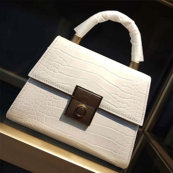 luxury brand design women's handle bags women simple soild color shoulder handbags fashion small flap crossbody for female c0508
luxury brand design women's handle bags women simple soild color shoulder handbags fashion small flap crossbody for female c0508