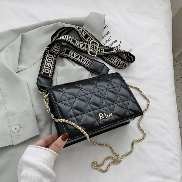 design bag korean trend foreign style leisure simple fashion versatile lingge chain messenger
design bag korean trend foreign style leisure simple fashion versatile lingge chain messenger