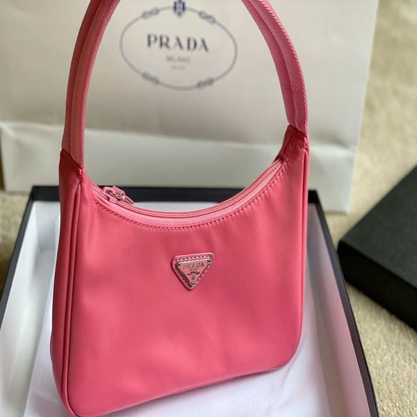 p family's three in one hobo armpit bag nylon middle gukendou same hand chain one shoulder cross method club bag girl crossbody bag ysj
p family's three in one hobo armpit bag nylon middle gukendou same hand chain one shoulder cross method club bag girl crossbody bag ysj