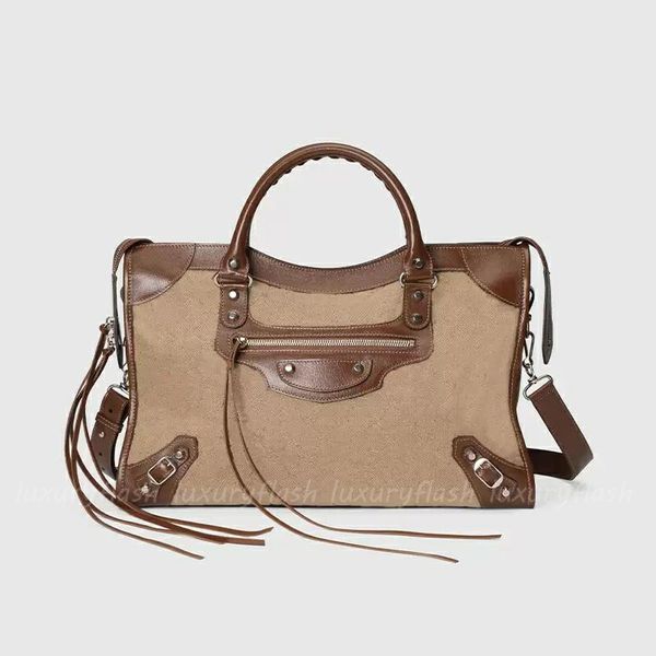Designers Motorcycle Bag Women TOTE 2022 Handbags Shouler Crossbody Purses Joint Name Limited Edition Luxurys Vintage Handbags with Letters
Designers Motorcycle Bag Women TOTE 2022 Handbags Shouler Crossbody Purses Joint Name Limited Edition Luxurys Vintage Handbags with Letters