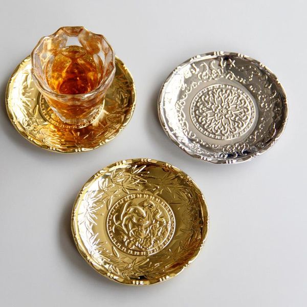 mats & pads 1pc golden metal tea coffee cup pad continental vintage zinc alloy silver gold plated mat placemat party decoration
mats & pads 1pc golden metal tea coffee cup pad continental vintage zinc alloy silver gold plated mat placemat party decoration