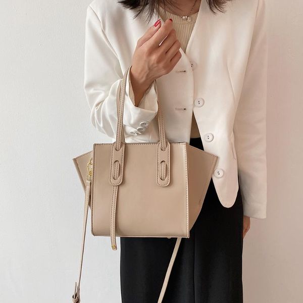 cross body pu leather shoulder bags women's crossbody solid color handbag black white khaki 2021 fashion female blue yellow large capac
cross body pu leather shoulder bags women's crossbody solid color handbag black white khaki 2021 fashion female blue yellow large capac