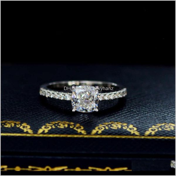 couple rings drop delivery 2021 luxury jewelry 925 pure sier simple pillow 6 * 6mm high carbon diamond set ring womens wedding engagement gi, Silver
couple rings drop delivery 2021 luxury jewelry 925 pure sier simple pillow 6 * 6mm high carbon diamond set ring womens wedding engagement gi, Silver