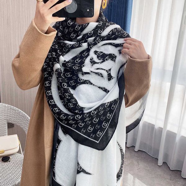 2021 autumn and winter warm scarf female fashion foreign style decorative shawl elegant celebrity cotton hemp hand sunscreen beach towel, Blue;gray
2021 autumn and winter warm scarf female fashion foreign style decorative shawl elegant celebrity cotton hemp hand sunscreen beach towel, Blue;gray